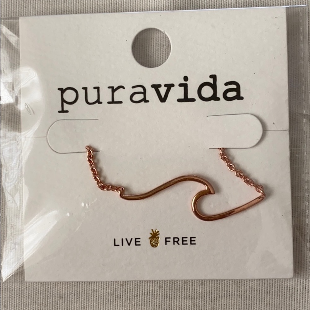 Puravida wave necklace